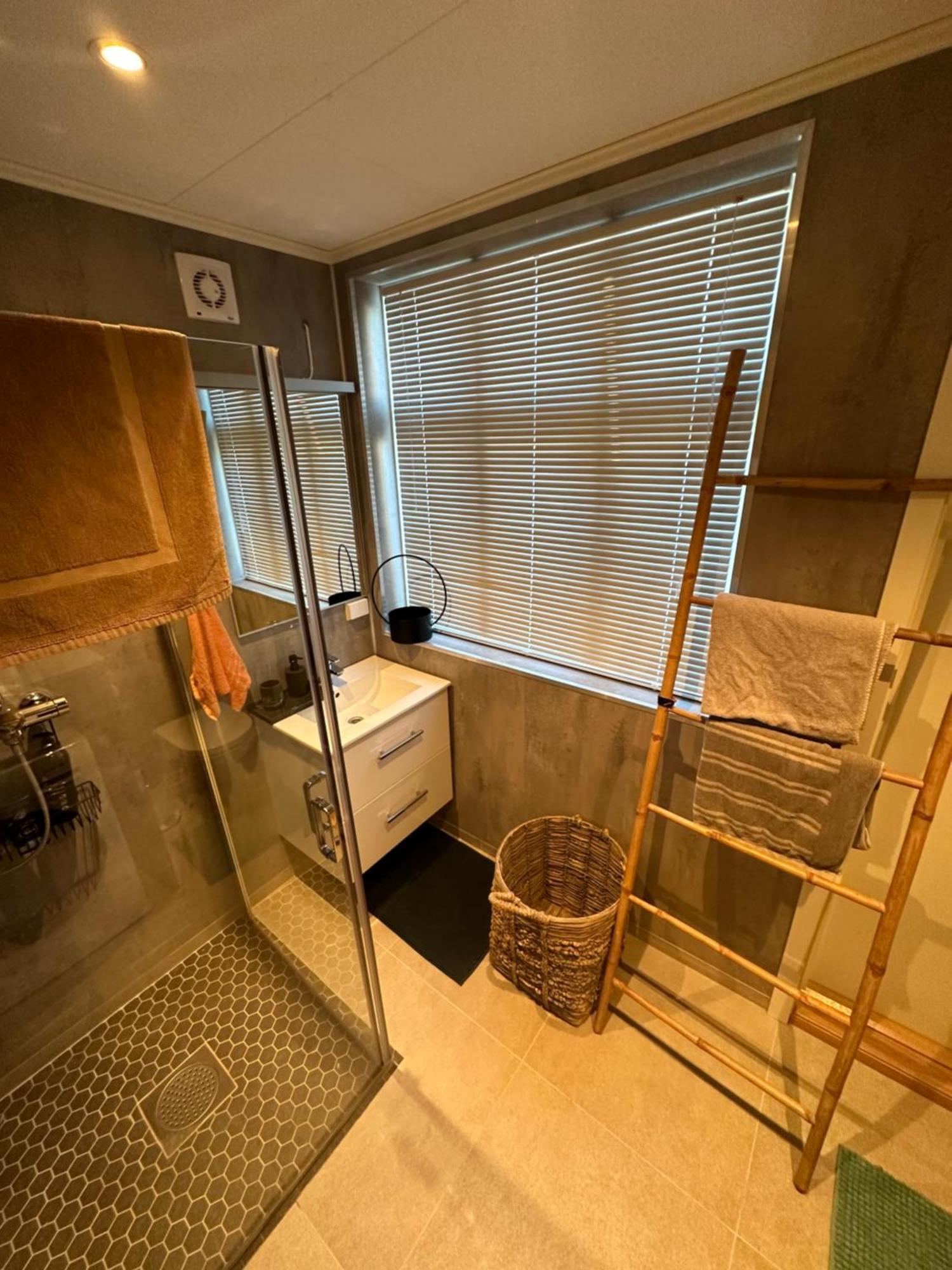 Downtown Historical House With Renovated Apartments オーレスン エクステリア 写真