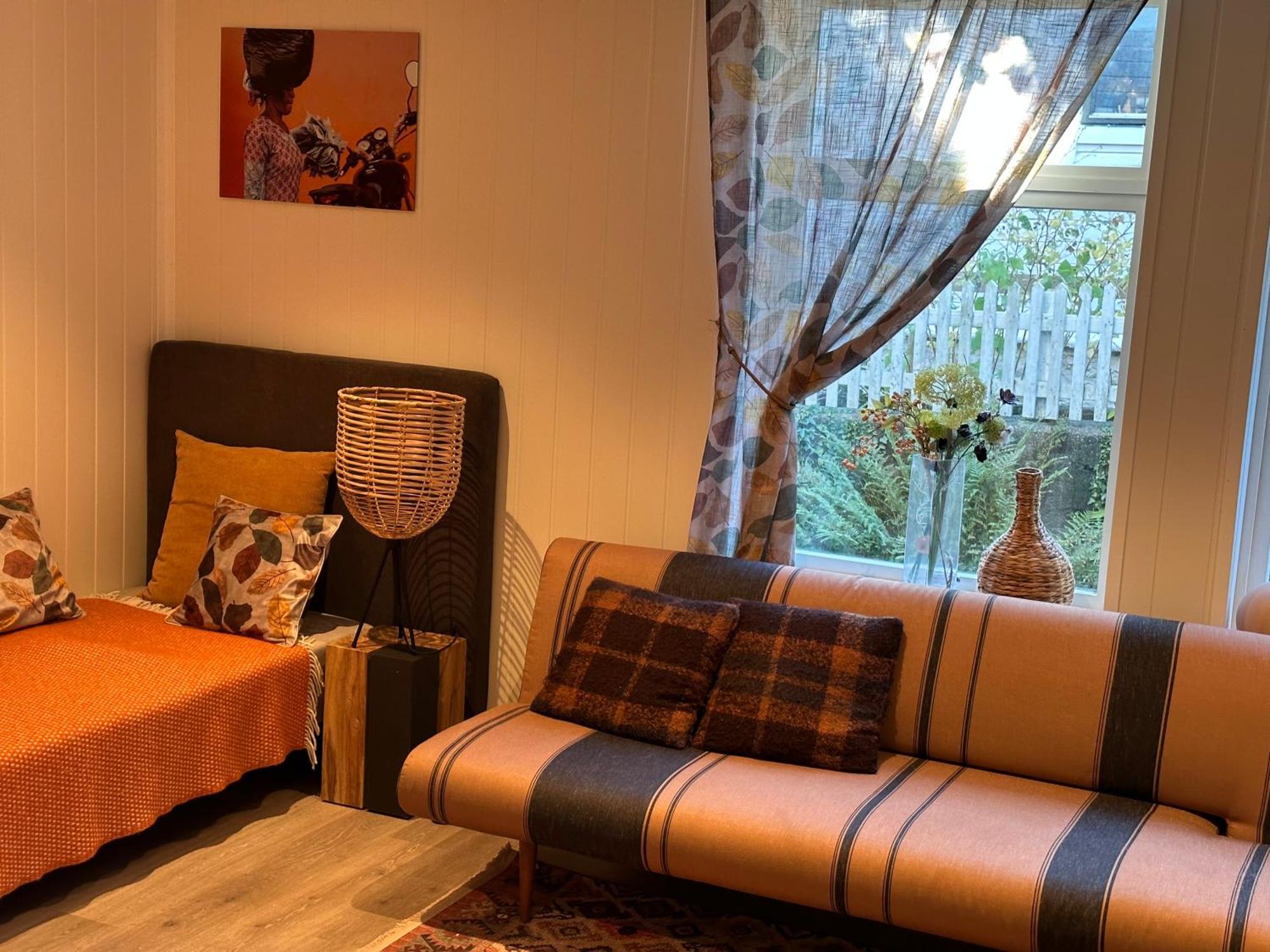Downtown Historical House With Renovated Apartments オーレスン エクステリア 写真